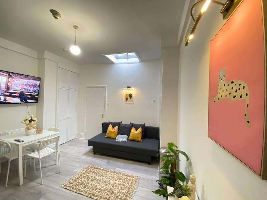 The Spotted Cat… London! Apartment ภายนอก รูปภาพ