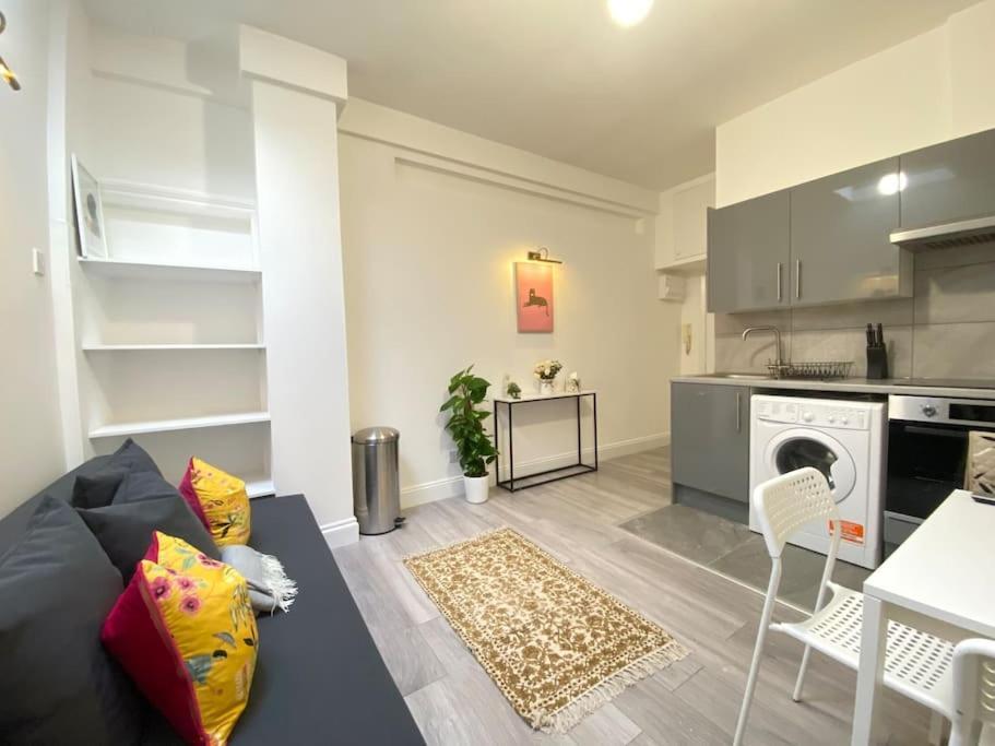 The Spotted Cat… London! Apartment ภายนอก รูปภาพ