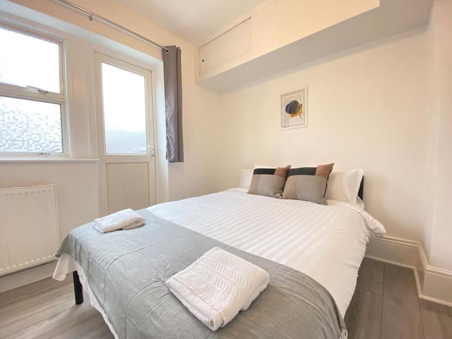 The Spotted Cat… London! Apartment ภายนอก รูปภาพ