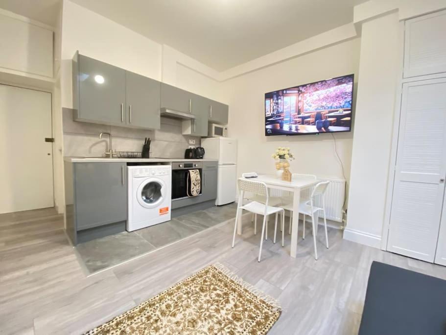 The Spotted Cat… London! Apartment ภายนอก รูปภาพ